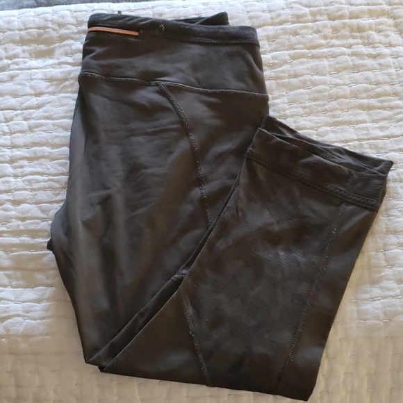 lululemon athletica Pants - Lululemon Crops with Camo Detail 19"